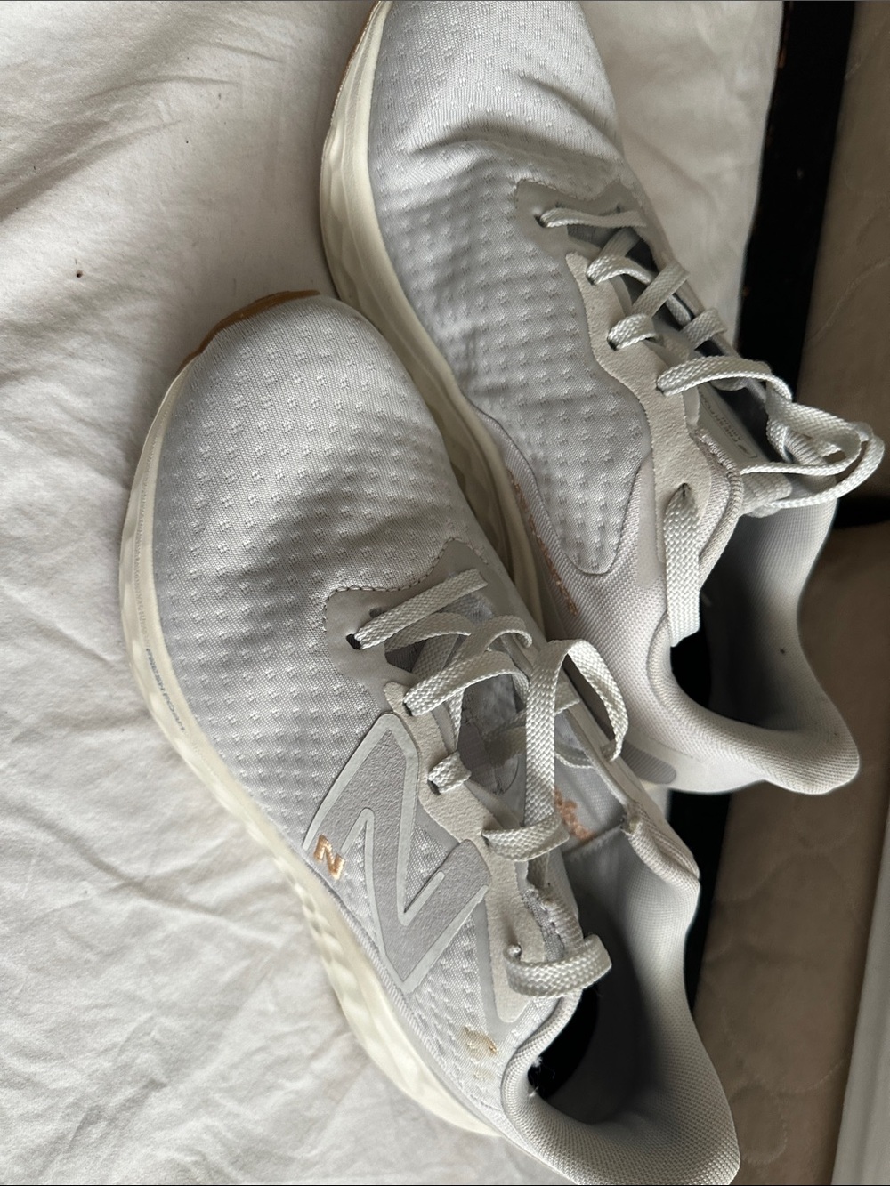 Worn 1x new  Balance fresh foam  Running Sneakers with Accents size 8 half